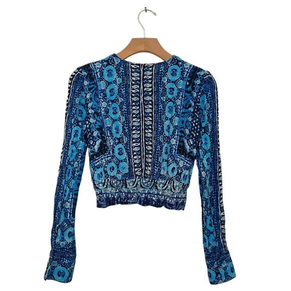Free People Crop Top Womens XS Blue V-Neck Long Sleeve Paisley Waist Smocked - Picture 2 of 13